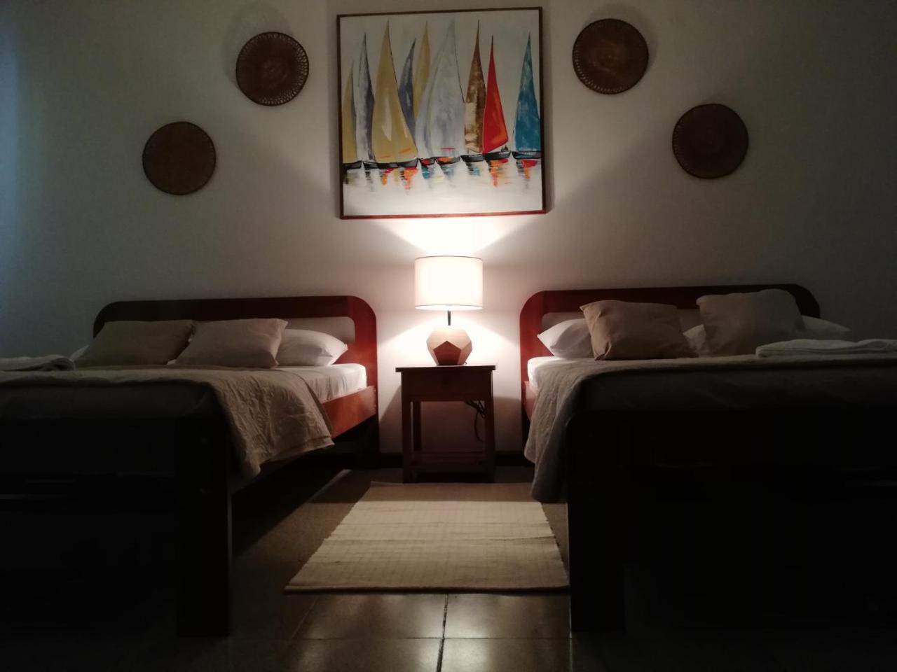 Hotel La Isla Parrita Bagian luar foto