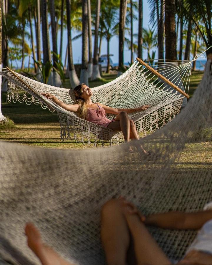 Hotel La Isla Parrita Bagian luar foto