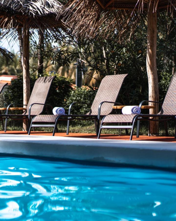 Hotel La Isla Parrita Bagian luar foto